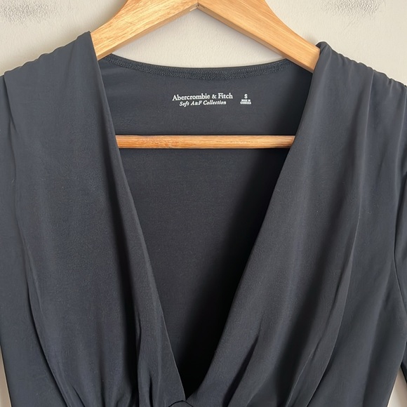 NOT FOR SALE Abercrombie & Fitch Long Sleeve Body Suit V Neck Size Small - Picture 2 of 6